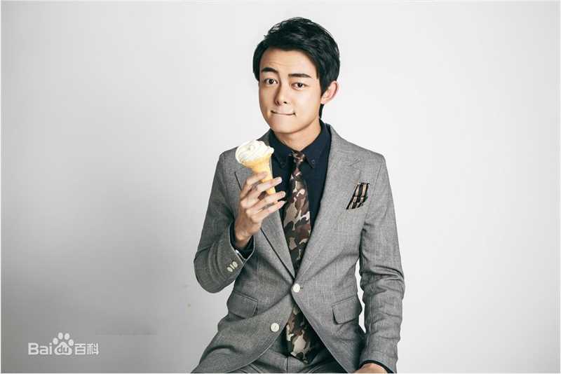 最全万国鹏素颜照