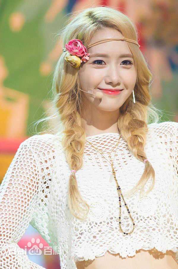 林允儿(Lim Yoon A、 、ユナ)金发允儿素颜照壁纸