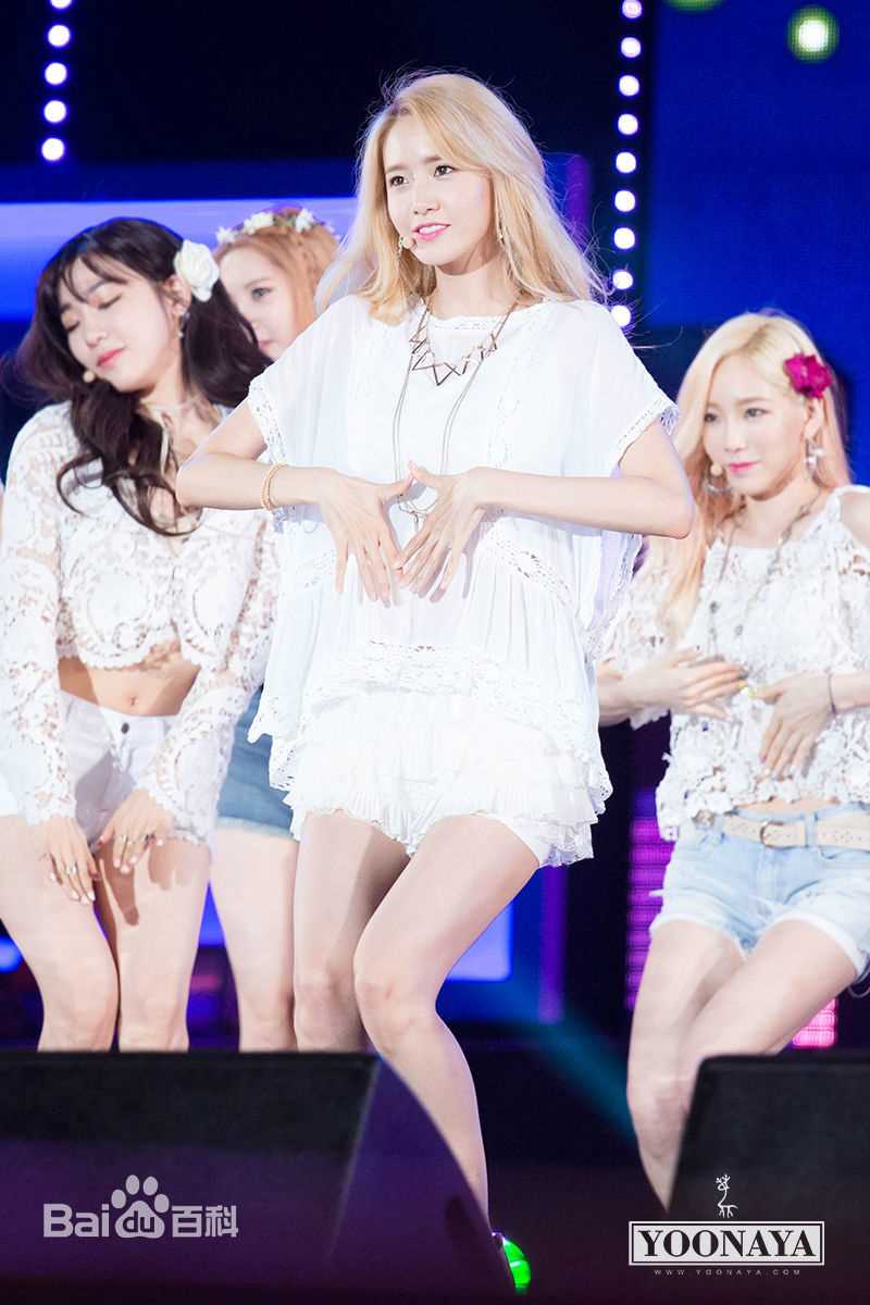 林允儿(Lim Yoon A、 、ユナ)金发允儿素颜照壁纸