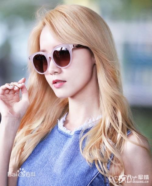 林允儿(Lim Yoon A、 、ユナ)金发允儿素颜照壁纸