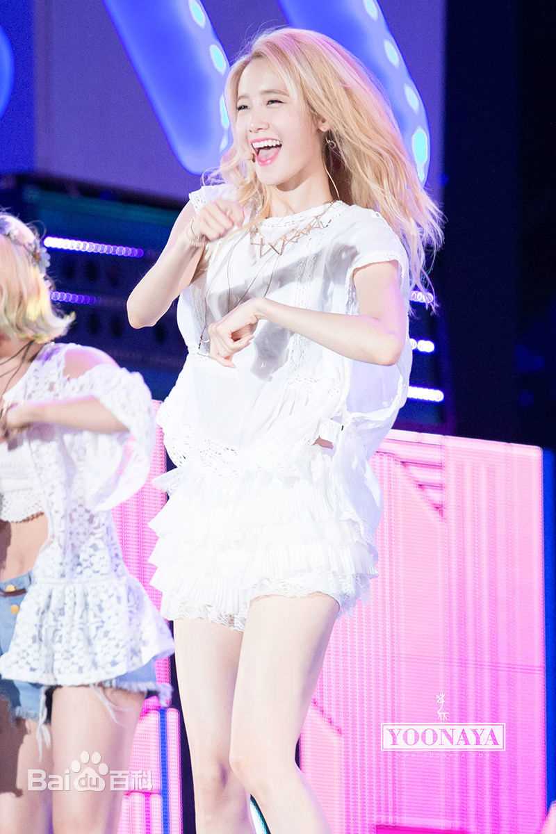 林允儿(Lim Yoon A、 、ユナ)金发允儿素颜照壁纸