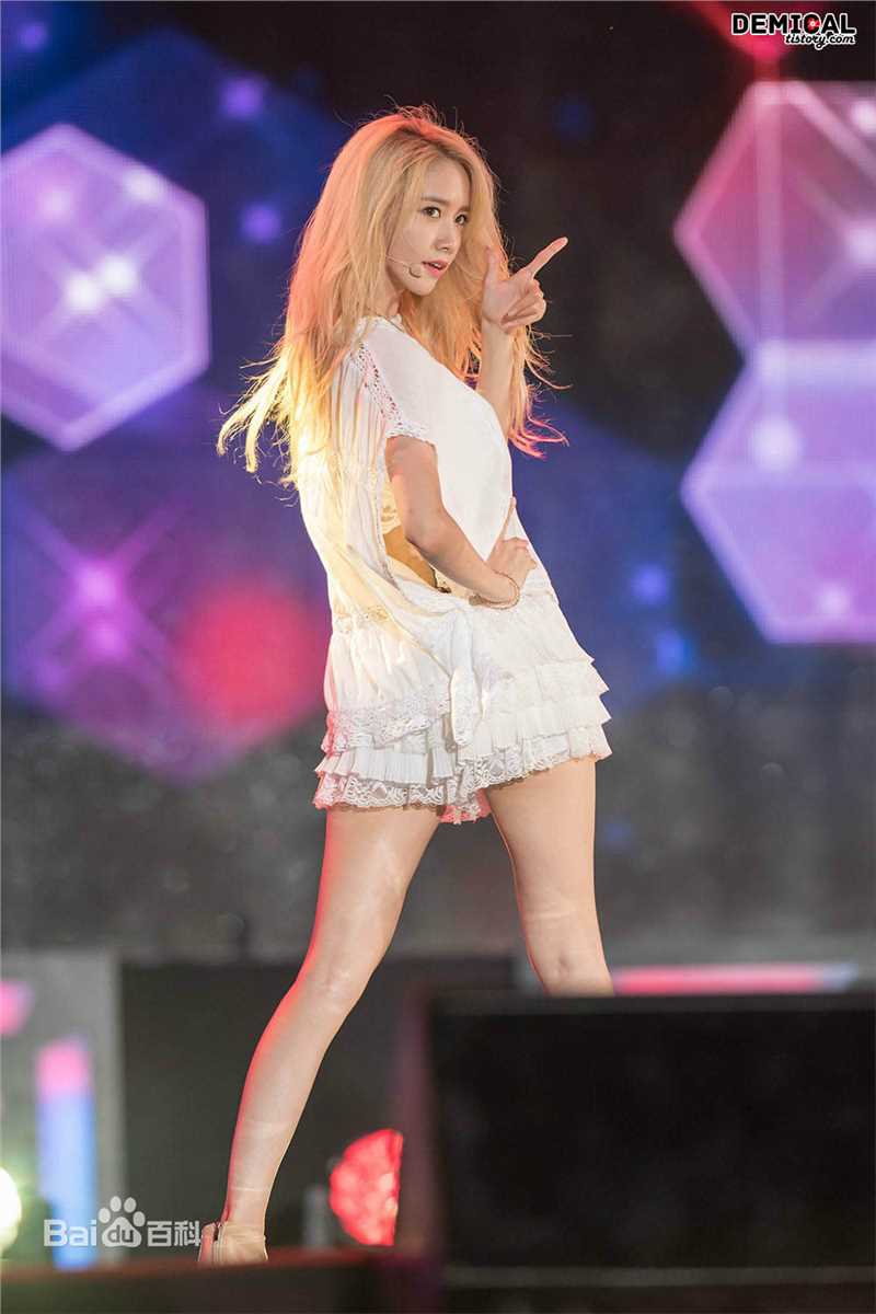 林允儿(Lim Yoon A、 、ユナ)金发允儿素颜照壁纸