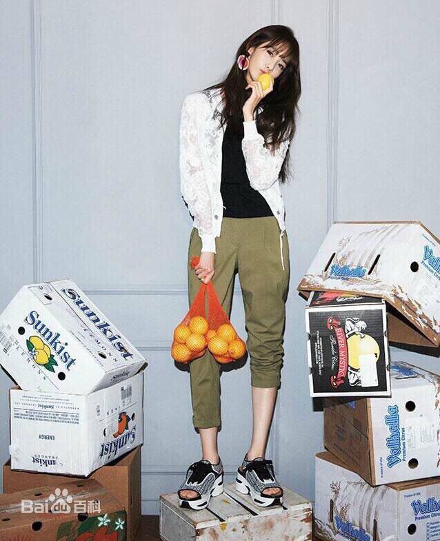 高清林允儿(Lim Yoon A、 、ユナ)在《CECI》中的图集