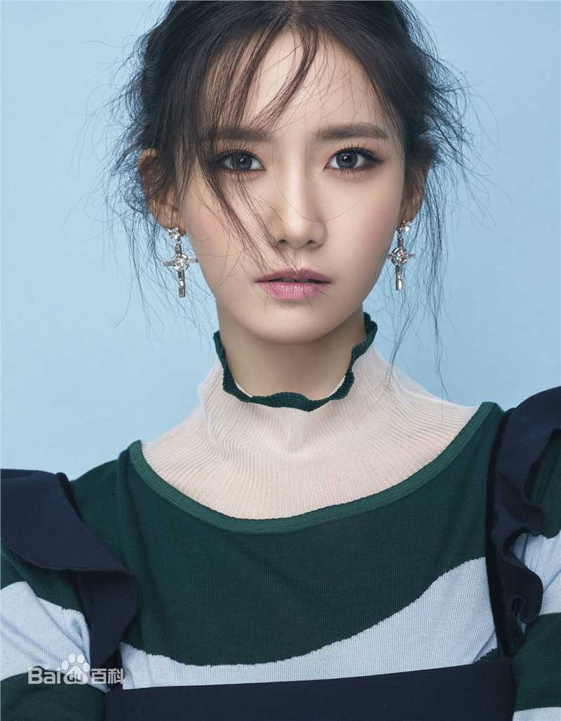 最优质林允儿(Lim Yoon A、 、ユナ)在《VOGUE》 台湾版中的相册