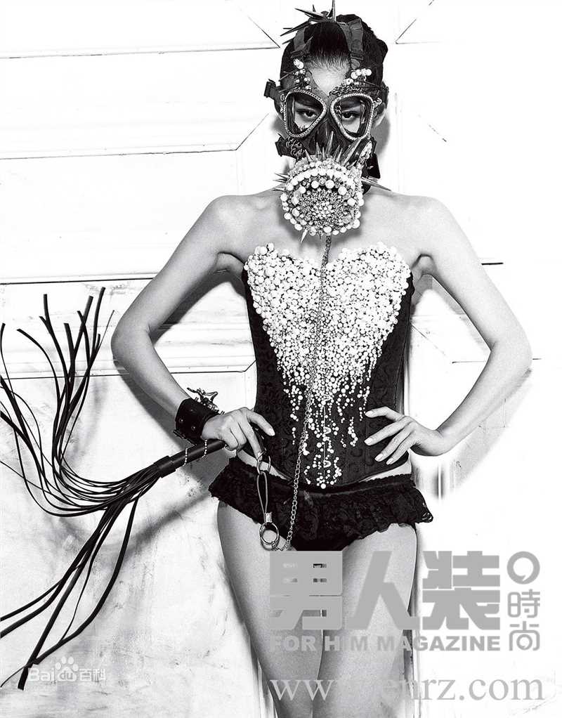 贾清(TingAnne)最新《男人装》封面图集