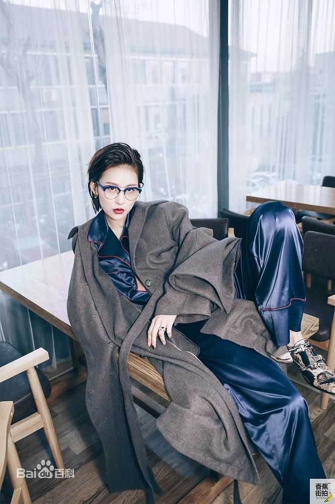 贾清(TingAnne)贾青香蕉街拍图片图册