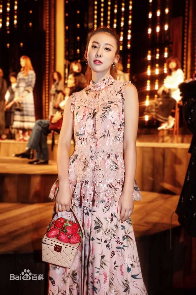 贾清(TingAnne)2018纽约时装周素颜照壁纸