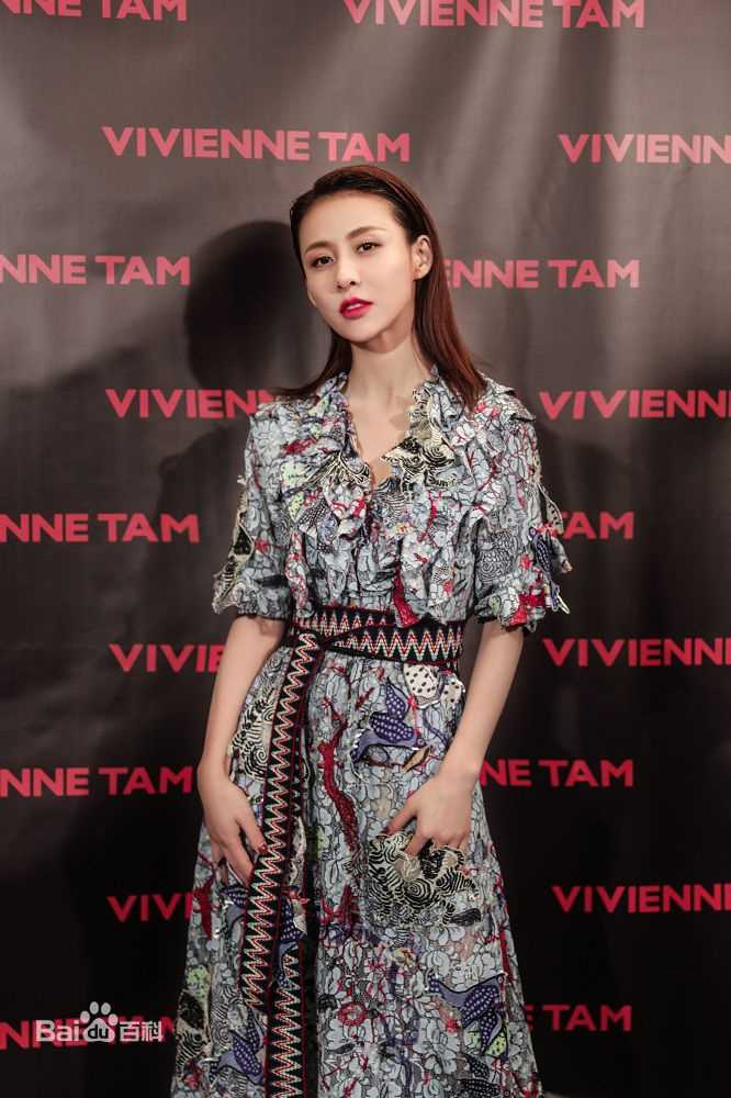 贾清(TingAnne)2018纽约时装周素颜照壁纸