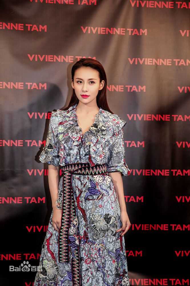 贾清(TingAnne)2018纽约时装周素颜照壁纸