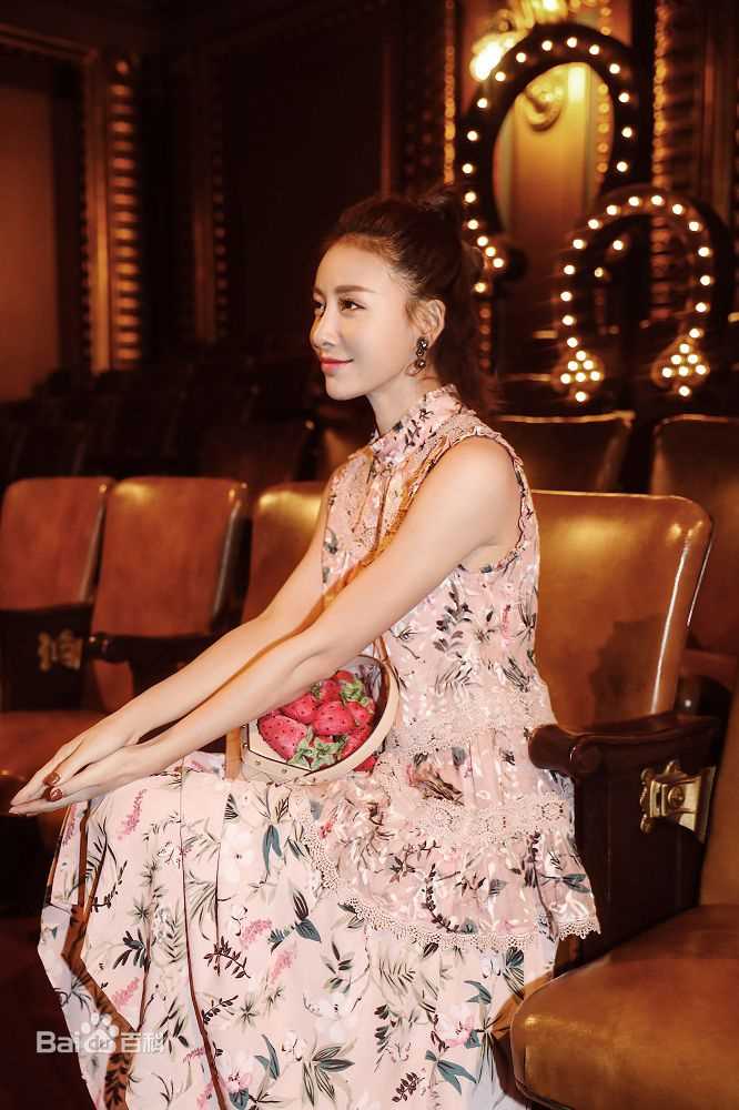 贾清(TingAnne)2018纽约时装周素颜照壁纸