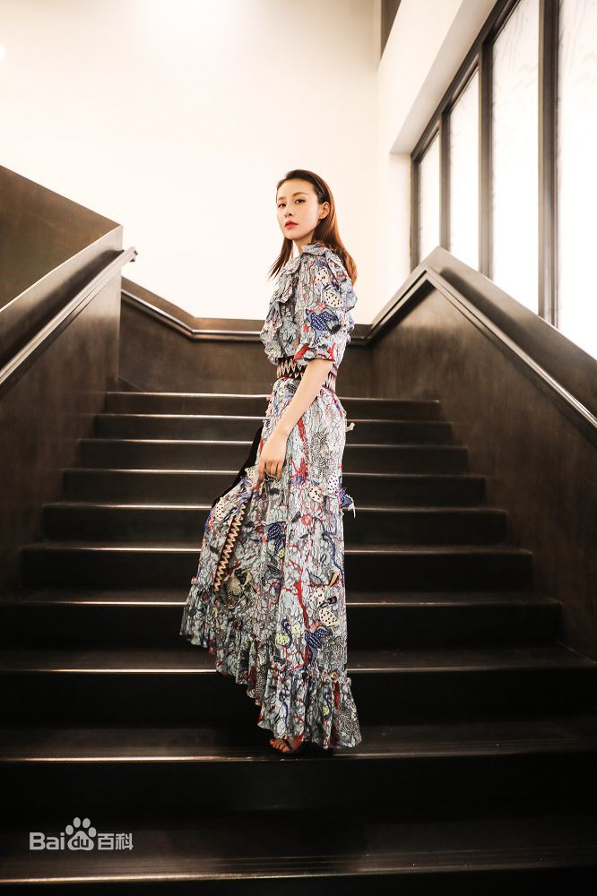 贾清(TingAnne)2018纽约时装周素颜照壁纸