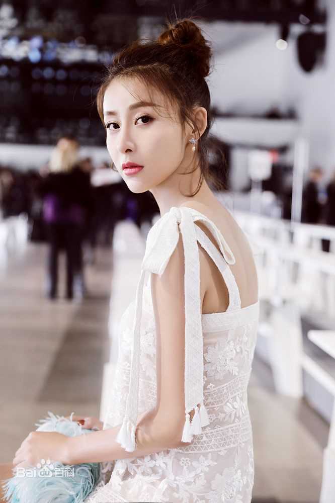 贾清(TingAnne)2018纽约时装周素颜照壁纸