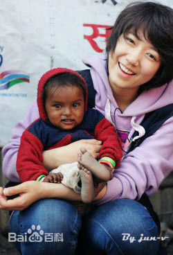 朴信惠((韩)、Park Shin Hye(罗马)、パク-シネ(日))献爱心性感图片图集