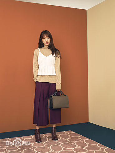 朴信惠((韩)、Park Shin Hye(罗马)、パク-シネ(日))BRUNOMAGLI壁纸壁纸