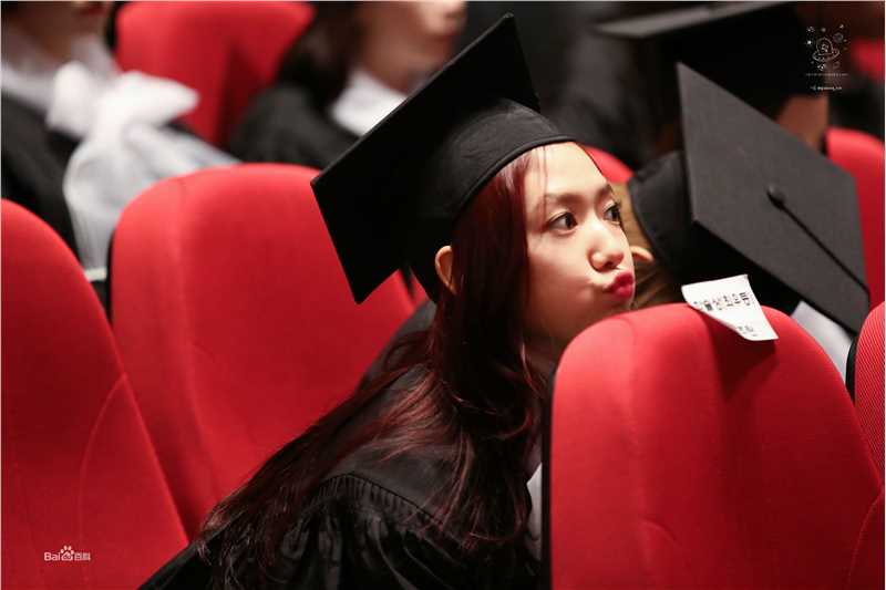 朴信惠((韩)、Park Shin Hye(罗马)、パク-シネ(日))参加毕业典礼生活照相册