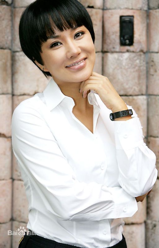 严正花(（Jeong-hwa Eom）)生活照