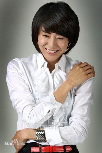 最新尹晶喜(Jeong-hee Yun)壁纸