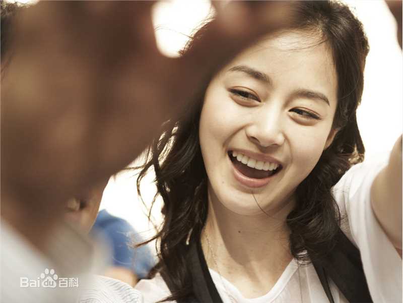 金泰希（正译）(（韩文）、Kim Tae Hee（英文）)天然美女素颜照相册