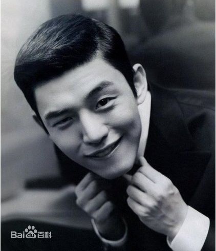 刘亚仁(Yoo Ah In、ユアイン)百变型男前后照片