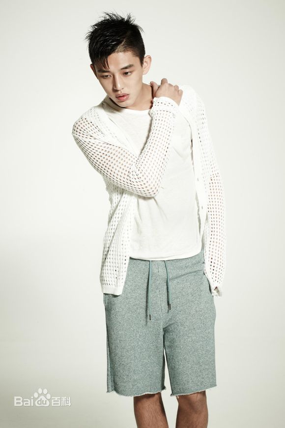 刘亚仁(Yoo Ah In、ユアイン)百变型男前后照片