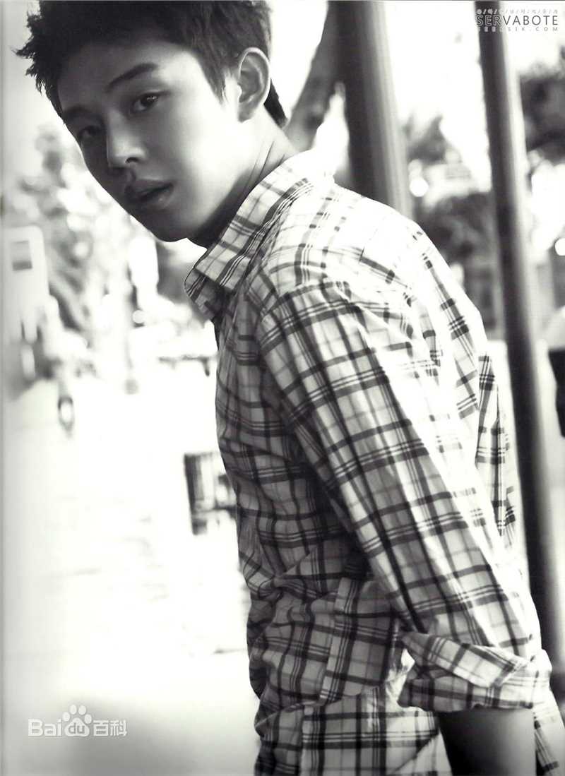 刘亚仁(Yoo Ah In、ユアイン)百变型男前后照片