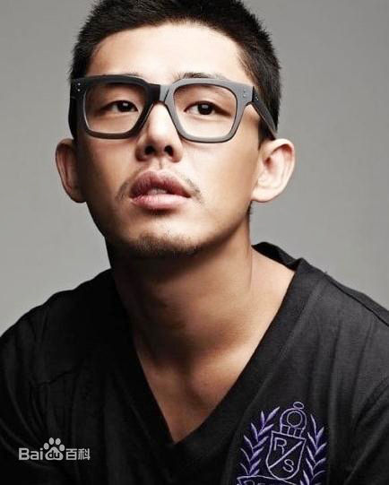 刘亚仁(Yoo Ah In、ユアイン)百变型男前后照片