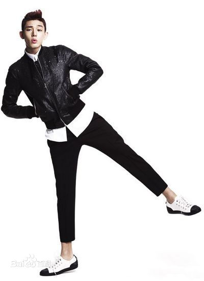 刘亚仁(Yoo Ah In、ユアイン)百变型男前后照片