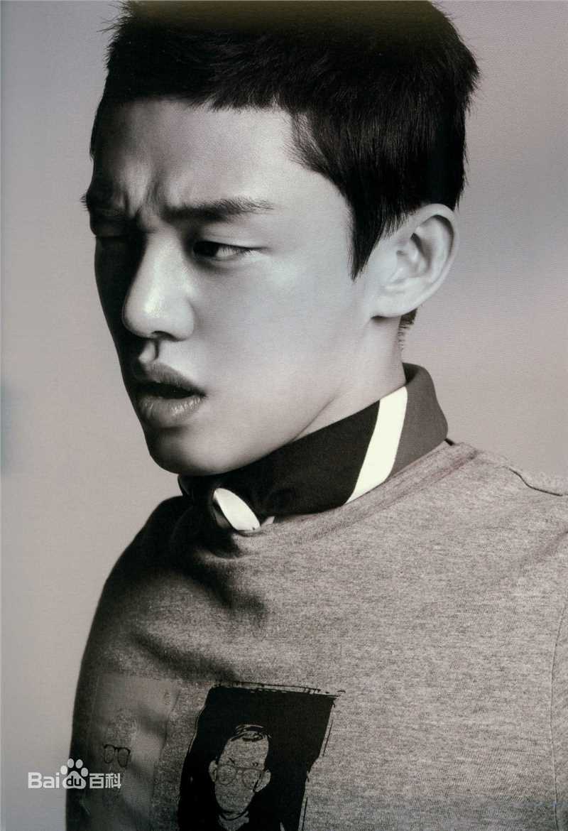 刘亚仁(Yoo Ah In、ユアイン)百变型男前后照片