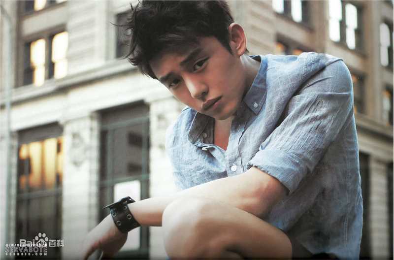 刘亚仁(Yoo Ah In、ユアイン)百变型男前后照片