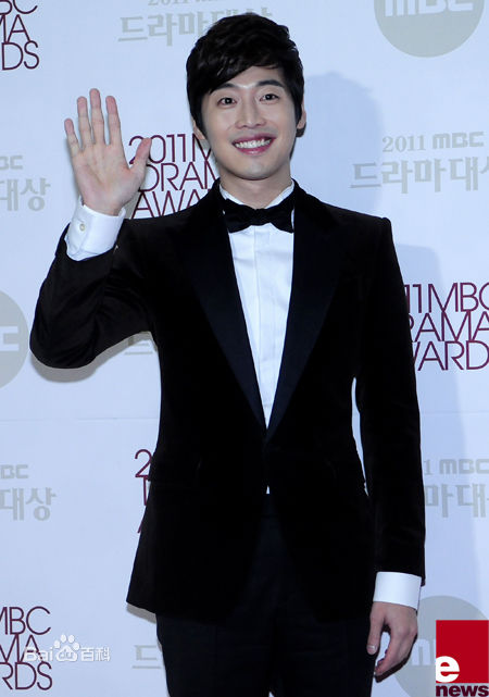 金载沅(，Kim Jae-Won，キム ジェウォン)颁奖礼前后照片图集