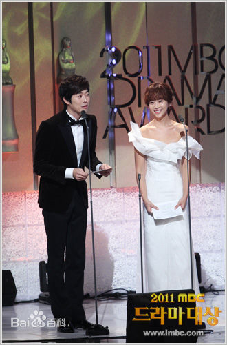 金载沅(，Kim Jae-Won，キム ジェウォン)颁奖礼前后照片图集