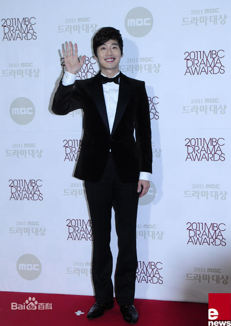 金载沅(，Kim Jae-Won，キム ジェウォン)颁奖礼前后照片图集