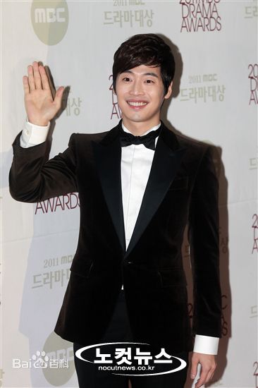 金载沅(，Kim Jae-Won，キム ジェウォン)颁奖礼前后照片图集