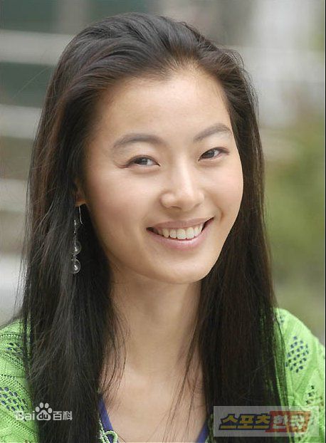 最全尹素怡(Yoon So-yi)壁纸