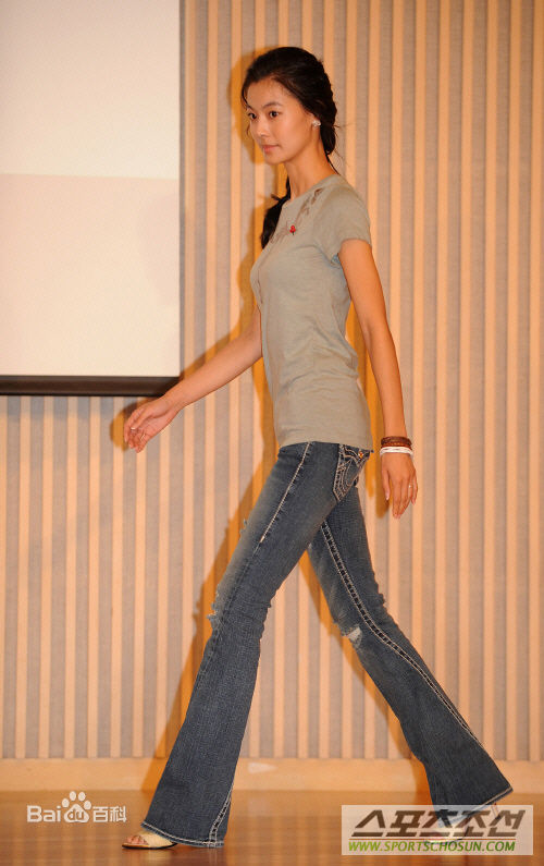 最全尹素怡(Yoon So-yi)壁纸