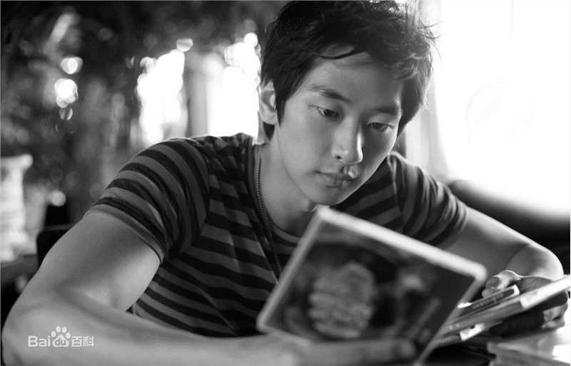 最新沈智浩(；Shim Ji Ho)精彩图册