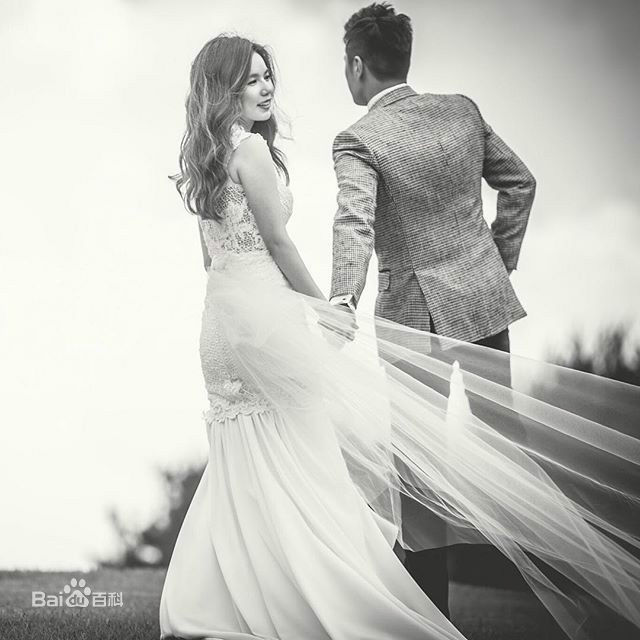 朴诗恩(Park Si Eun)和陈泰贤婚纱照图片图集