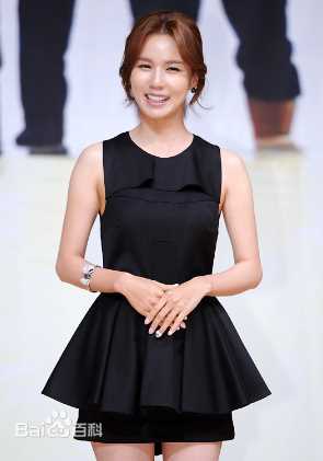 朴诗恩(Park Si Eun)最优质杂志相册