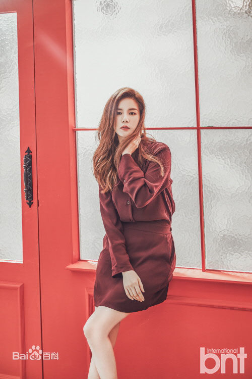 朴诗恩(Park Si Eun)最优质杂志相册