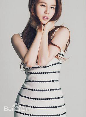 朴诗恩(Park Si Eun)最优质杂志相册