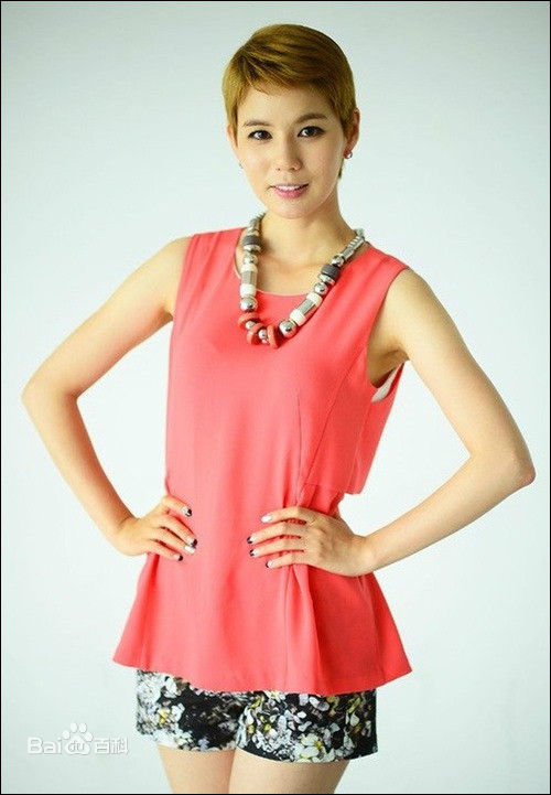 朴诗恩(Park Si Eun)最优质杂志相册