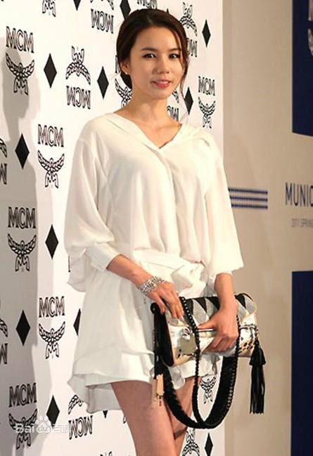 朴诗恩(Park Si Eun)最优质杂志相册