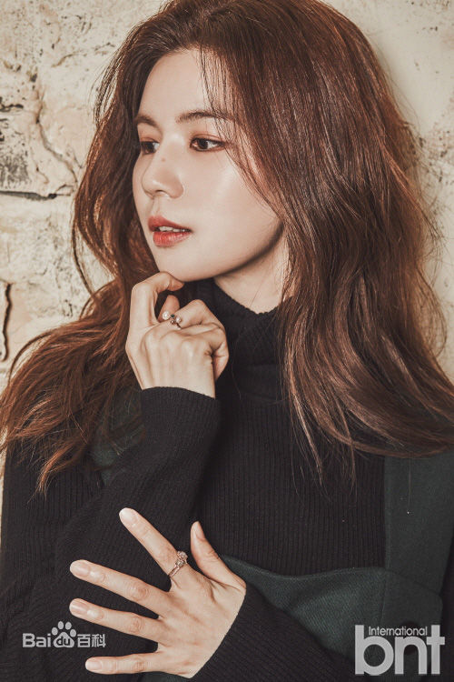 朴诗恩(Park Si Eun)最优质杂志相册