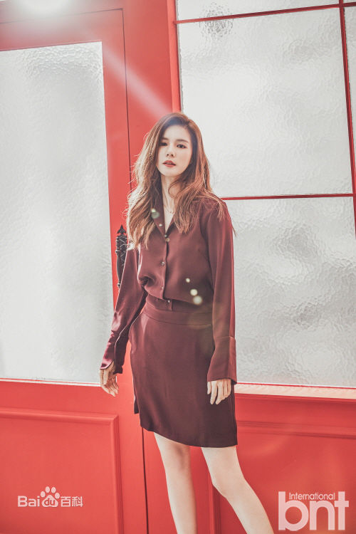 朴诗恩(Park Si Eun)最优质杂志相册