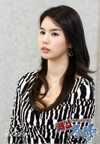 朴诗恩(Park Si Eun)最优质杂志相册