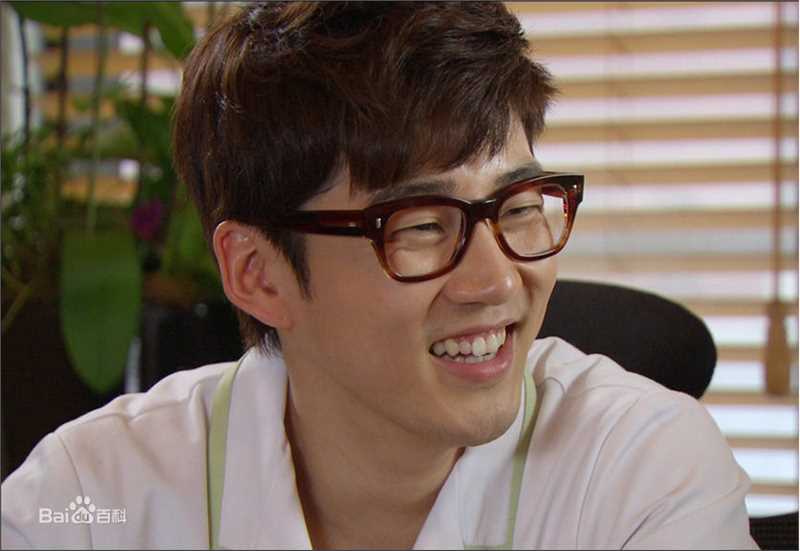 尹启相()电视剧壁纸壁纸