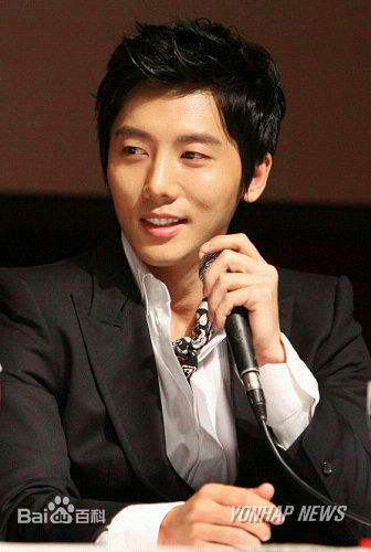 奇太映(/Gi Tae-Yeong)生活照生活照