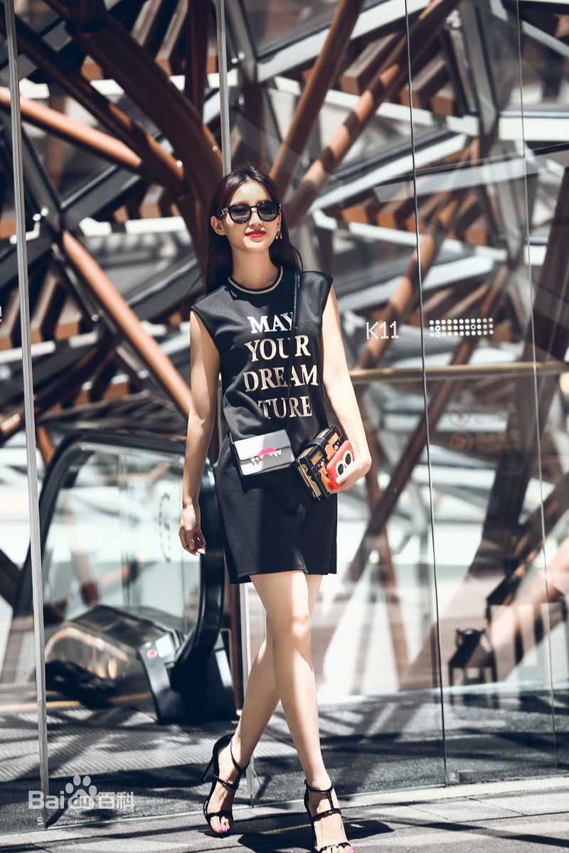 苏青(Su Qing)街拍素颜照壁纸