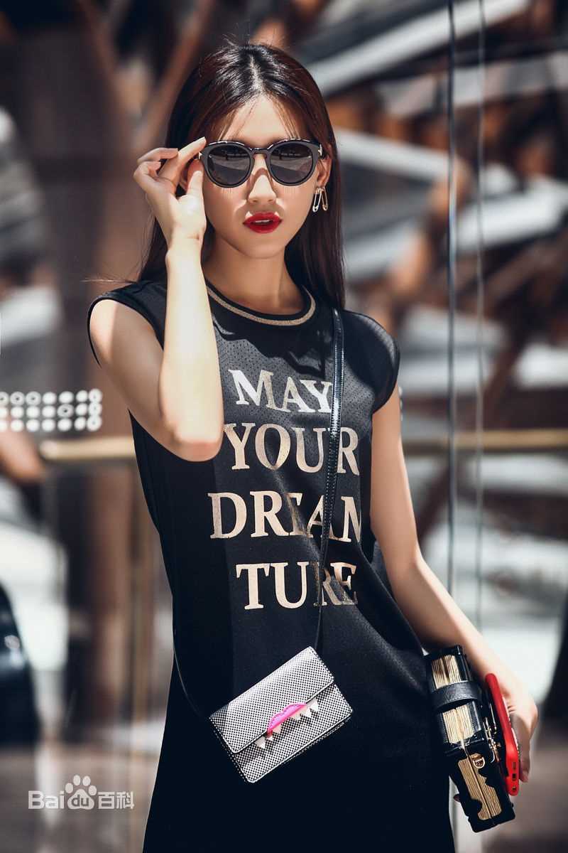 苏青(Su Qing)街拍素颜照壁纸