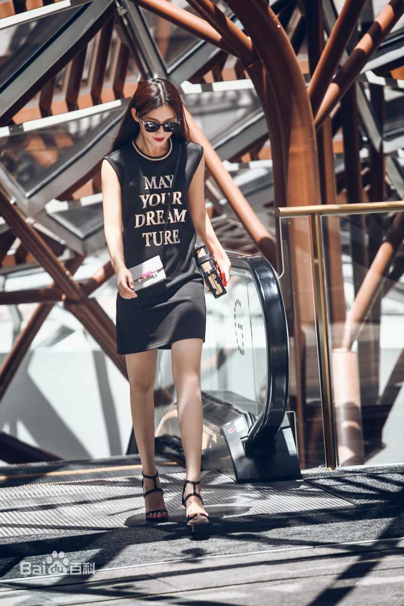 苏青(Su Qing)街拍素颜照壁纸